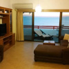 Отель Room at Sunshine Beach Condo, фото 9