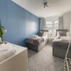 Отель Spacious Contractor Flat for Large groups - Private Parking by Tailored Apartments, фото 5