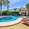 Отель Oasis in the Heart Of Palm Springs - Four Bedroom Home, фото 12