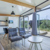 Отель Beautiful Lodge With Nice Terrace, in Bloemendaal, фото 9