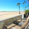 Отель W Ocean Front 68301 by RedAwning на пляже Newport Beach