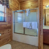 Отель Mountain View Lodge 8 Bedroom Home with Hot Tub, фото 6