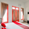 Отель Shinta Guesthouse by OYO Rooms, фото 16