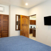 Отель Newly Remodeled Ground-floor Unit in Flamingo in Front of Beach, фото 4