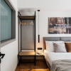Отель UPSTREET Modern Minimalist 3BD Apt-Hilton, фото 6
