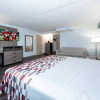 Отель Red Roof Inn & Suites Wilmington - New Castle, фото 31
