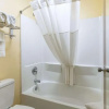 Отель QUALITY INN & SUITES FRANKLIN, фото 23