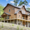 Отель Stone Mountain Lodge 4 Bedroom Cabin by Redawning, фото 23