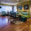 Отель Hampton Inn Somerset, фото 4