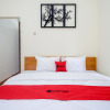 Отель RedDoorz near Rita Supermall Purwokerto 2, фото 4