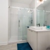 Отель Sunny 2BR on Plateau Mont-Royal, фото 7