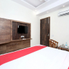 Отель OYO 13373 Hotel Royal star, фото 17