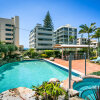 Отель Surfers Beachside Holiday Apartments, фото 29