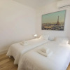 Отель Lovelystay - Chic, Citrus Home - Private Garden And Parking, фото 3