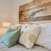 Отель Top Floor Unit Best Location Alpine 303 Condo near to city attractions by RedAwning, фото 15