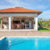 Отель Detached Holiday Home With Swimming Pool, Near the Beach, фото 1