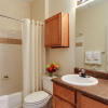 Отель River Oaks Apartments, фото 4