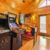 Отель Big Sky Lodge II, 7 Bedrooms, Sleeps 28, Theater, Arcades, Hot Tub, Gazebo, фото 12