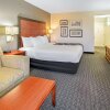 Отель La Quinta Inn & Suites by Wyndham DFW Airport South / Irving, фото 28