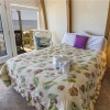 Отель Oasis Beach House, 2 Bedrooms, Sleeps 6, Beach Front, HDTV, WiFi, фото 5