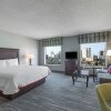 Отель Hampton Inn & Suites Newark-Harrison-Riverwalk, фото 32