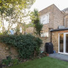 Отель Fulham 4-bed House & Garden Near Tube, фото 1