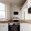 Отель Immaculate 1-bed Apartment on Hove Seafront, фото 6