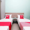 Отель Oyo Flagship 2124 Kars Inn Semarang, фото 3