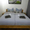 Отель Ferienwohnung Goethe, 2 Schlafzimmer, Nähe Zentrum & Uni, ruhig, free Wifi, kostenloses Parken, Erdg, фото 3