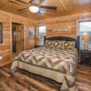 Отель SmokyStays 10 Bedroom Cabin, фото 5