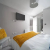 Отель Deluxe Apartment near Cabot Circus w Parking sleeps 5, фото 6