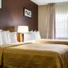 Отель Quality Suites Near West Acres, фото 25