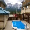 Отель Banff Boundary Lodge-Mountain View Condo, фото 8