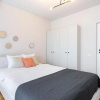 Отель Superb City View - Bright & Stylish - 2BR, фото 16