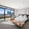 Отель Darling Harbour Penthouse Views & Hot Tub, фото 2