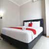 Отель RedDoorz @ Ranotana Manado, фото 18