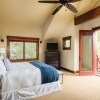 Отель Peak 8 - Spacious Modern Cabin w Hot Tub & Views, фото 3