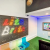Отель Retro Game Room Private Pool Home By Disney 7 Bedroom Home by RedAwning, фото 2