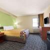 Отель Spark by Hilton Wichita East, фото 6