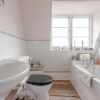 Отель Spacious And Colourful 2 Bedroom Flat In Lambeth, фото 6