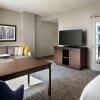 Отель Hampton Inn & Suites Teaneck/Glenpointe в Тиньке