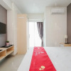 Отель RedLiving Apartemen Grand Kamala Lagoon - Aoklah Property Tower Barclay North, фото 3