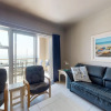 Отель Estoril Beachfront Condo, фото 4