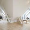 Отель Sanders Leaves - Cute 1-bdr Apt w Terrace, фото 8