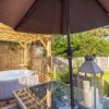 Отель The Christchurch Hideaway, Hot Tub , 2 Bedrooms, фото 12