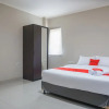 Отель Residences by RedDoorz near MT Haryono, фото 2