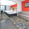 Отель La Quinta Inn & Suites by Wyndham Dallas - Las Colinas, фото 2