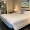 Отель Country Squire Inn and Suites, фото 37
