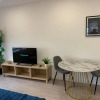 Отель Bracknell - a Spectacular Dual Aspect 1 Bedroom Flat, фото 1