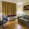 Отель Red Roof Inn & Suites Fayetteville - Fort Bragg, фото 6
